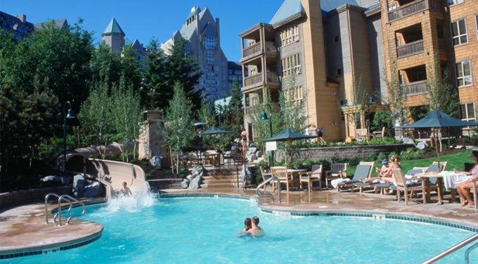 Hilton Grand Vacations Club Whistler Hotel Exterior photo