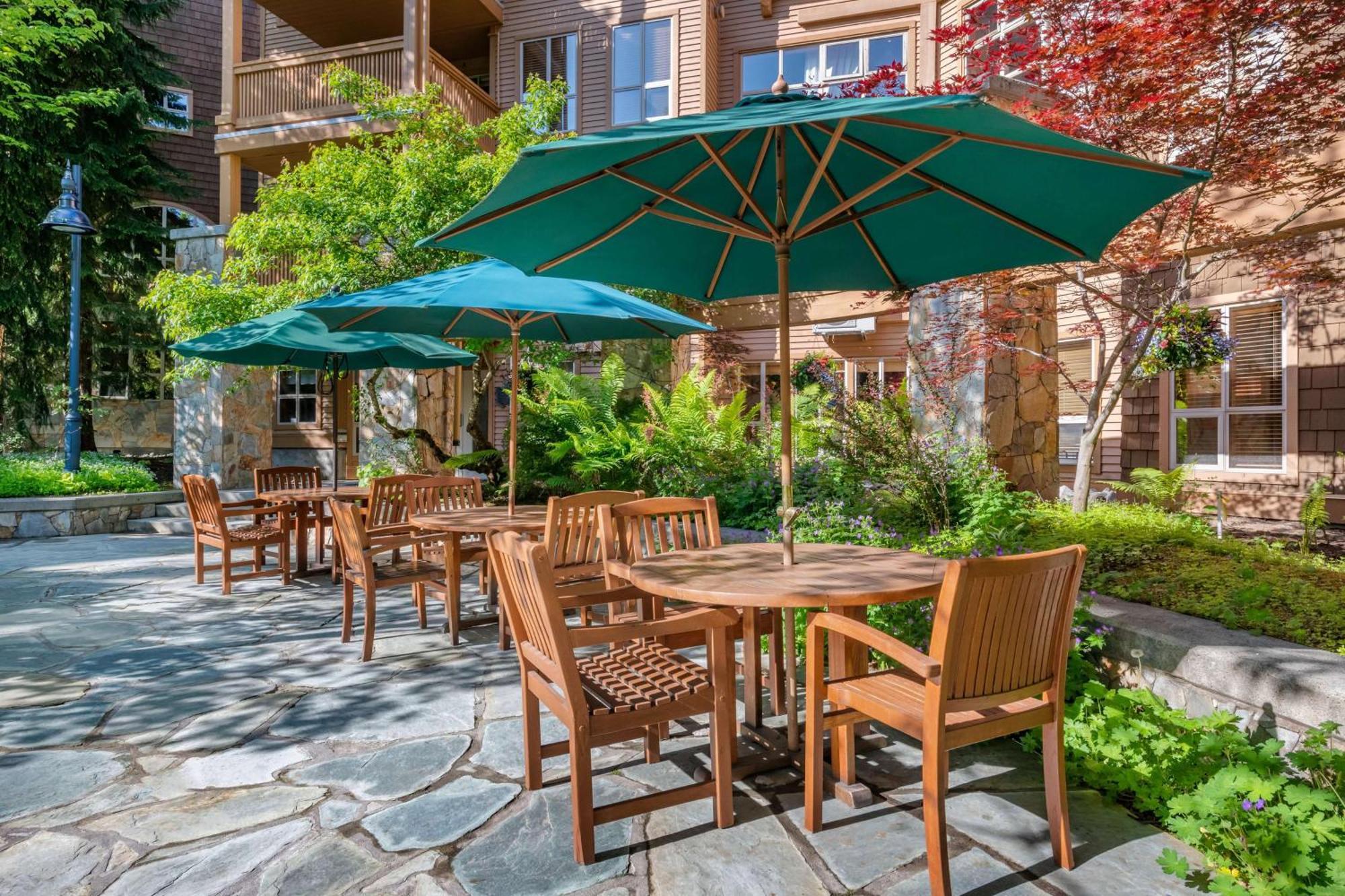 Hilton Grand Vacations Club Whistler Hotel Exterior photo