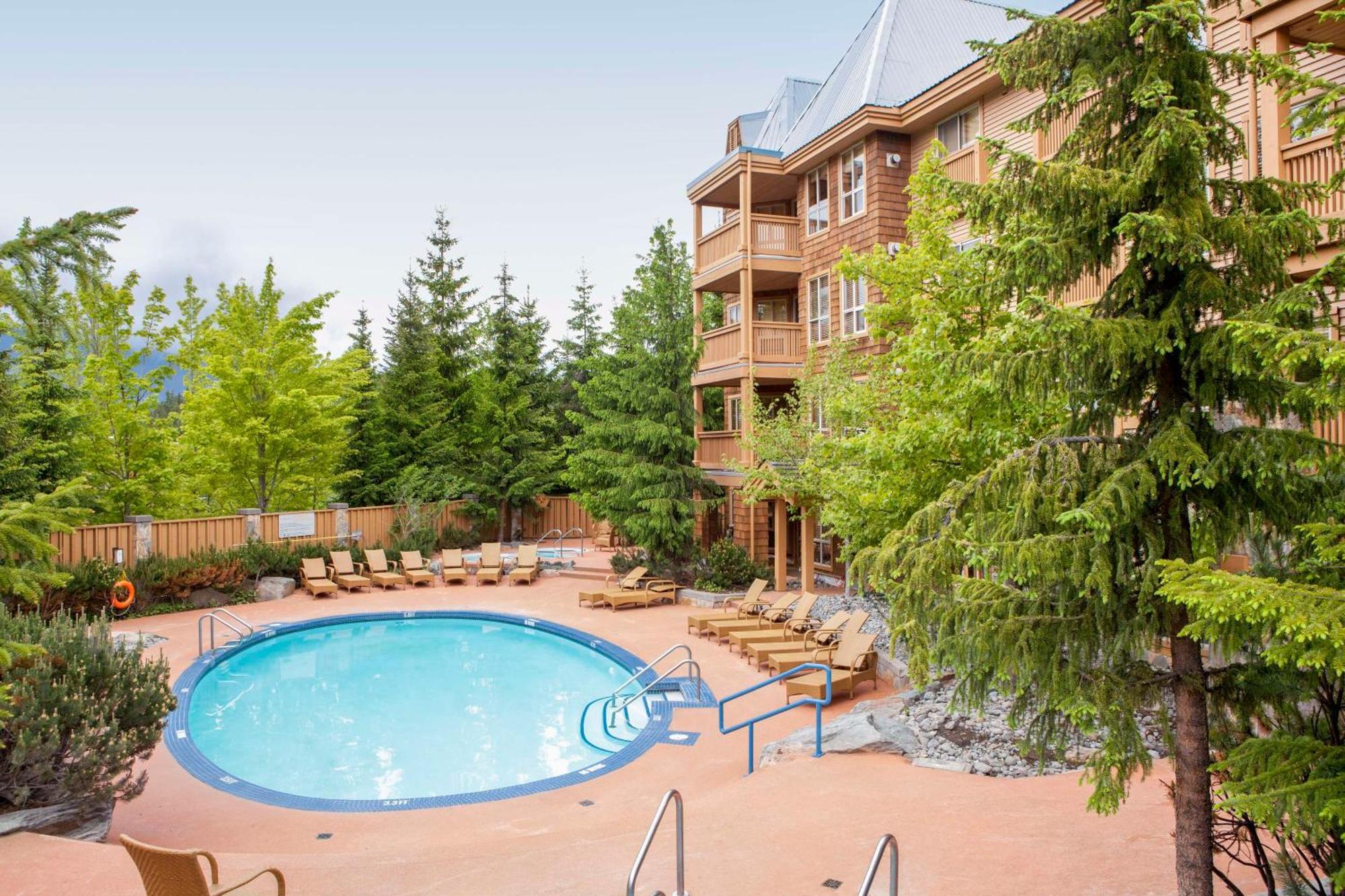 Hilton Grand Vacations Club Whistler Hotel Exterior photo